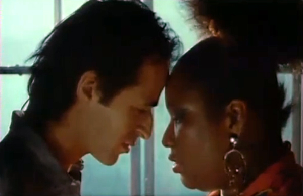 Jean-Jacques Goldman - [Clip « C'est pas d'l'amour » (1992)]